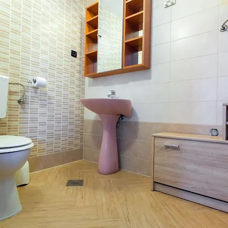 Apartament Lily By Interhome